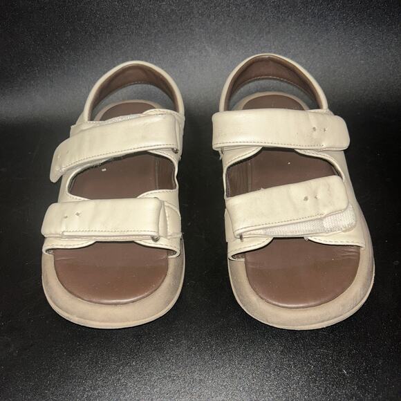 Unbranded Girls Cream Two-Strap Flat Sandals Youth Size 33 2 - Picture 1 of 7